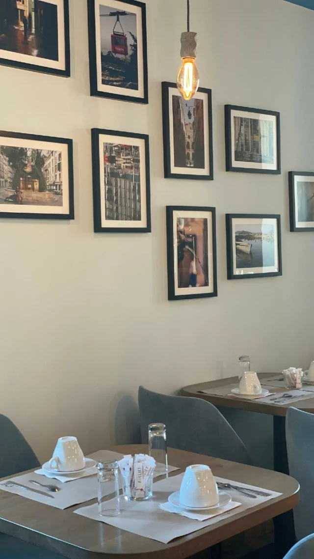 BIENVENUE AU GRAND HÔTEL DE LA GARE - BOUTIQUE HÔTEL ✨
✨ Séjournez au cœur de Toulon dans notre boutique-hôtel chaleureux et accueillant !
Confort, design, emplacement idéal… tout est pensé pour vous faire vivre une belle expérience 🛎️🌿

www.grandhotelgare.com
—-------------
#GrandHotelDeLaGare #Toulon #BoutiqueHotel #SéjourConfort #VoyageToulon