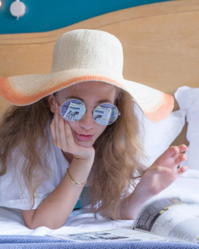🌿 OFFRE JOLIS PONTS DE MAI : PRENEZ LE LARGE À TOULON ! ☀️
Envie d’une escapade printanière ?
Profitez des week-ends prolongés de mai pour vous offrir une parenthèse détente au @gdhotelgare_toulon

Dès aujourd’hui, profitez de notre offre exclusive :

✨ 15% de remise sur toutes les catégories de chambres
✨ Séjour de 2 nuits minimum

📅 Dates concernées :
➡️ Du 28 avril au 11 mai
➡️ Du 26 mai au 1er juin

Flânez sur le port, explorez les ruelles de la vieille ville ou partez à la découverte des plages du littoral... Le Grand Hôtel de la Gare – Boutique Hôtel est votre point de départ idéal pour vivre Toulon au rythme du printemps. 🌸

📲 Réservez dès maintenant et profitez du soleil varois ! 👉 [Lien en bio]
—-------------
#PontsDeMai #Weekend #Provence #Toulon #HotelToulon #GrandHoteldelaGare